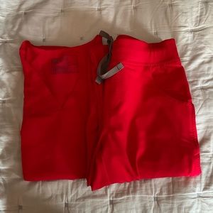 Pop Red figs scrub set